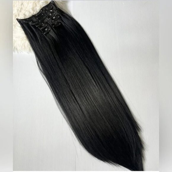 Black hair extensions - Picture 1 of 6